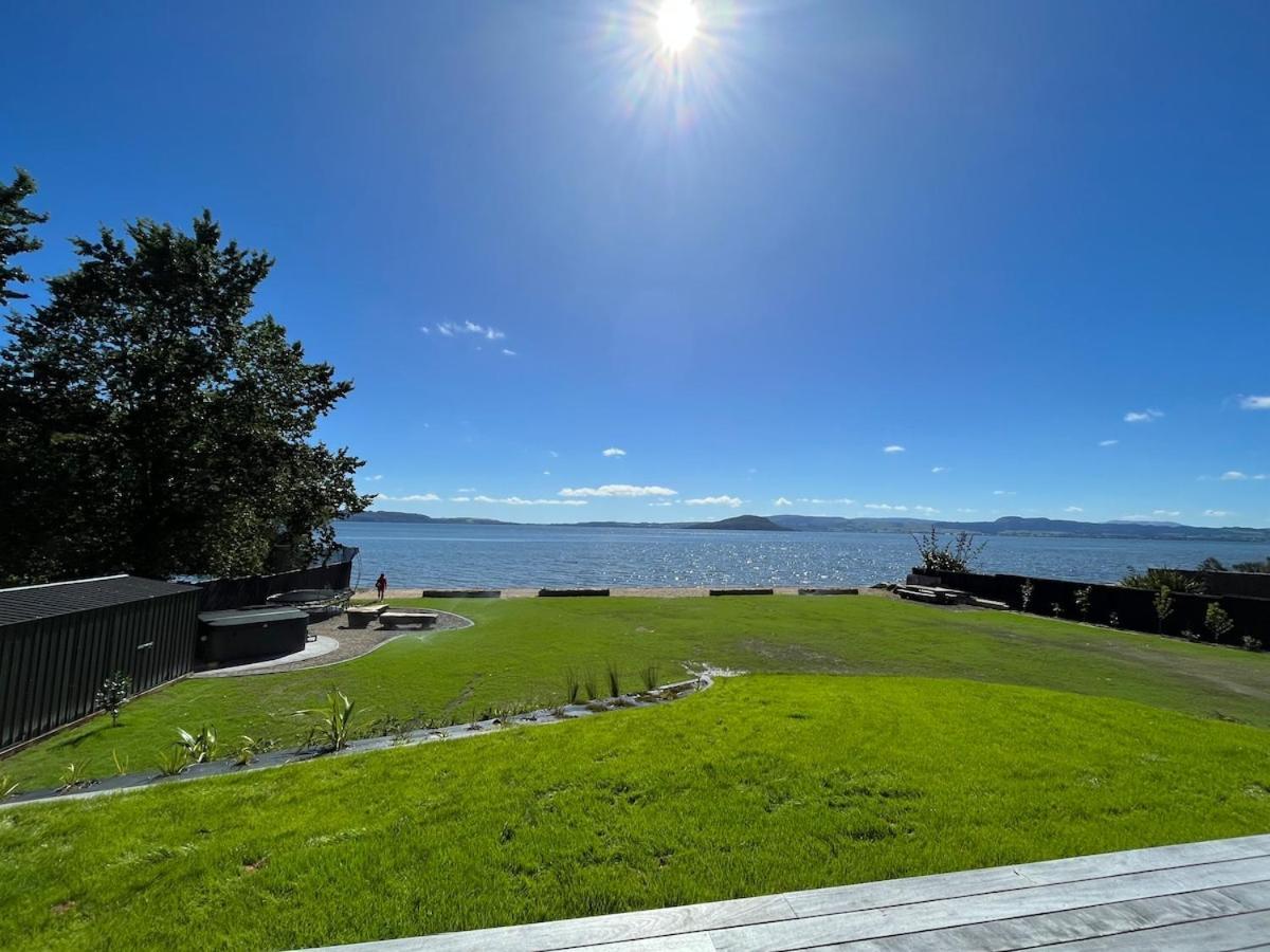 Jandals & Joy Lakefront Retreat Rotorua Bagian luar foto